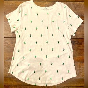 Women’s Old Navy T-shirt Size Medium